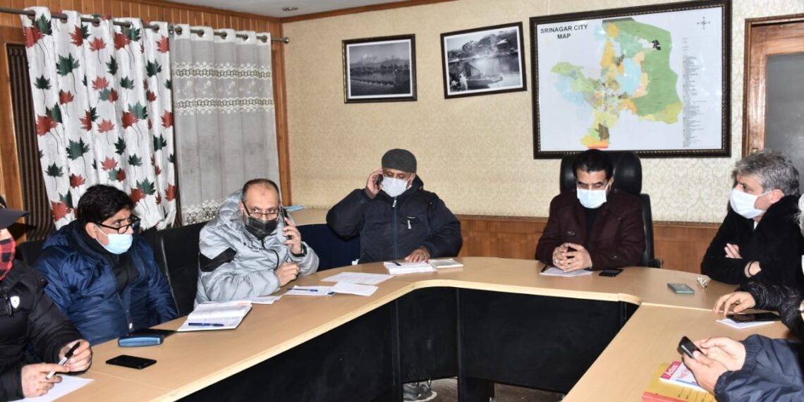 70 snow clearance vehicles to be deputed to electoral wards ,127  mobile dewatering units with capacities of 75000-7.00 lac litres per hour on standby mode : Comr SMC