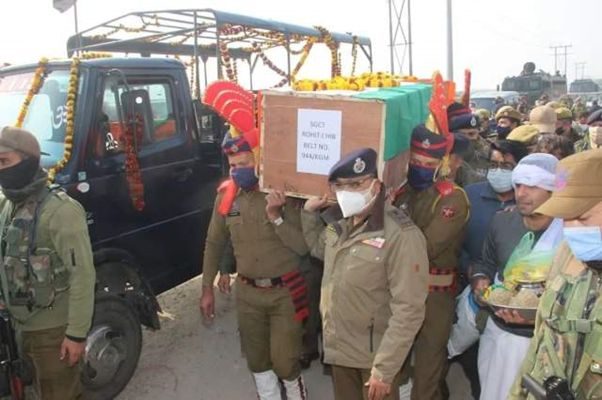 Top Jaish militant, SOG man killed in Kulgam encounter