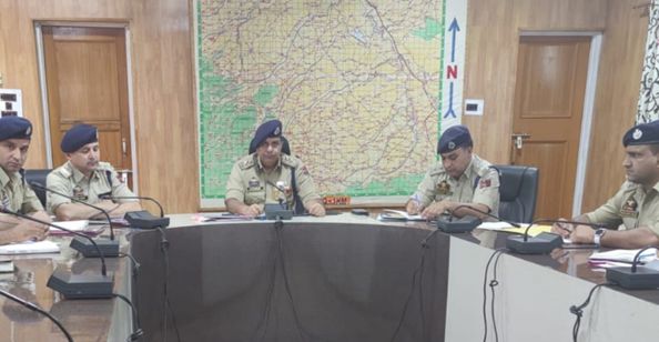 SSP Pulwama chairs crime, security review meeting