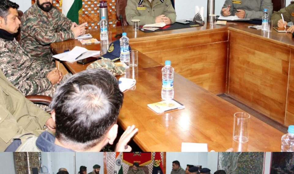 SSP Shopian Reviews Security Preparedness Ahead of Republic Day-2026
