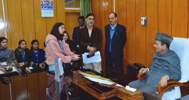 Students from far flung areas of district Doda call on Speaker JKLA