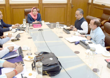 Sakeena Itoo reviews performance, functioning of School Education department across Jammu divn