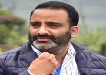 “Kashmir’s Dignity Our Battle”, Says Salman Ali Sagar In A Road Show In Hazratbal