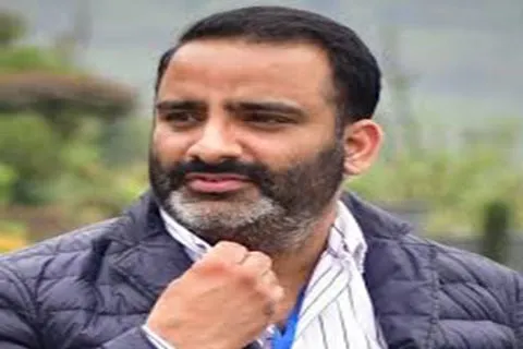 “Kashmir’s Dignity Our Battle”, Says Salman Ali Sagar In A Road Show In Hazratbal