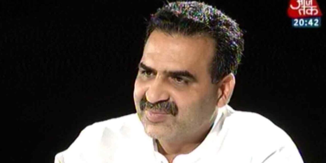 Union MoS visits Shopian; reviews dev scenario, lays e-Foundation of road projects