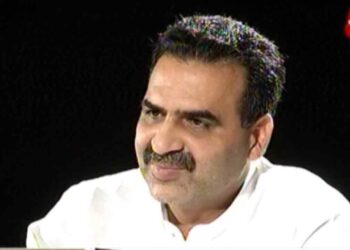Union MoS visits Shopian; reviews dev scenario, lays e-Foundation of road projects