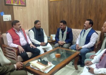 Sat Sharma chairs crucial meeting with DDC Chairpersons, says BJP restored true grassroots democracy in J&K after decades of neglect   