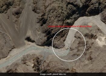 Satellite Pics show Chinese bring in bulldozers, disturb flow of Galwan river