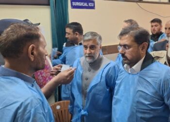 Satish Sharma, MP Mian Altaf visit GMC Ang, Meet injured of Pahalgam attack