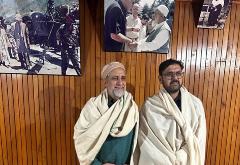 Satish Sharma pays obeisance at Baba Nagri Kangan