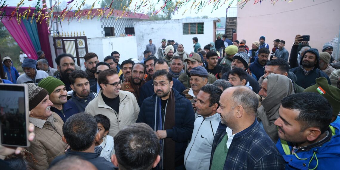 Satish Sharma pays obeisance at Dev Sathan Balli, announces ₹30 lakh for development of Block Kharah Balli