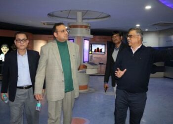 Saurabh Bhagat reviews setting up of Regional Science Centres at Jammu, Srinagar