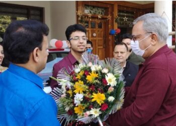 Advisor Khan visits NEET Topper Tanmay Gupta, Congratulates him on his scintillating success
