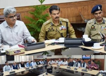 CS holds open session with tourism players of J&K