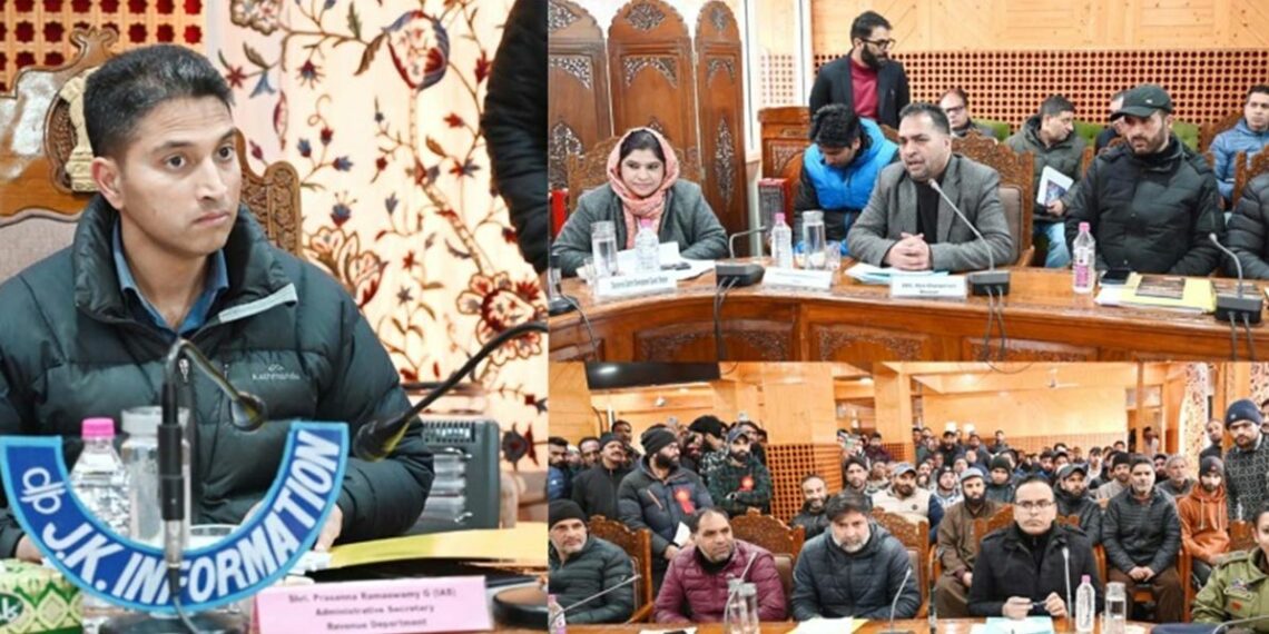Secy Rev Stress on collaborative efforts for overall growth, dev during public Darbar at Shopian