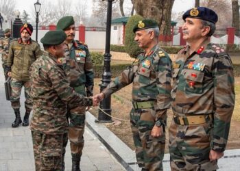 Kashmir on High Alert: Security Ramped Up Post-Delhi Blast; Northern Army Commander Inspects Forward Ops.