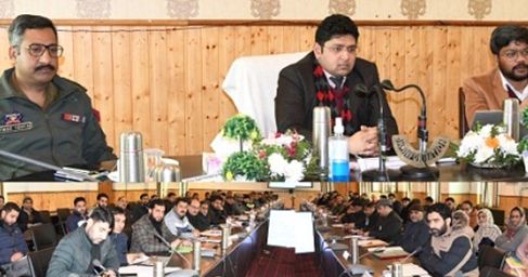 Secy Planning Dev & Monitoring Deptt visits G’bal, reviews Dev Projects