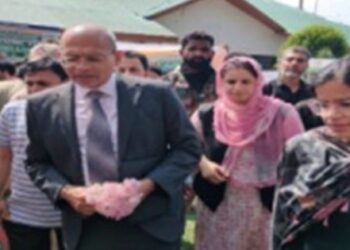 Anurag Goyal launches Sampoornata Abhiyan in Kupwara