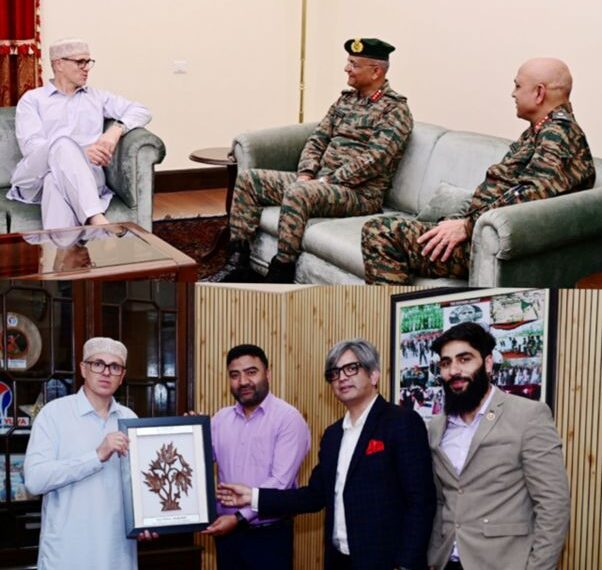 Senior Army Officers, Paras Hospital delegation call on CM Omar