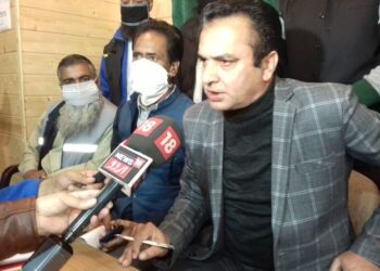 Panchayat Conference to contest all DDC seats, won’t not allow politicians to enter in PRIs: Shafiq Mir