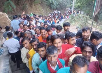 In a first, 73,000 devotees visit Shankaracharya temple on Raksha Bandhan eve