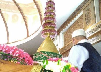 Urs of Sheikh-Ul-Alam (RA) Begins at Charar-i-Sharief with Poshak Bandi Ritual
