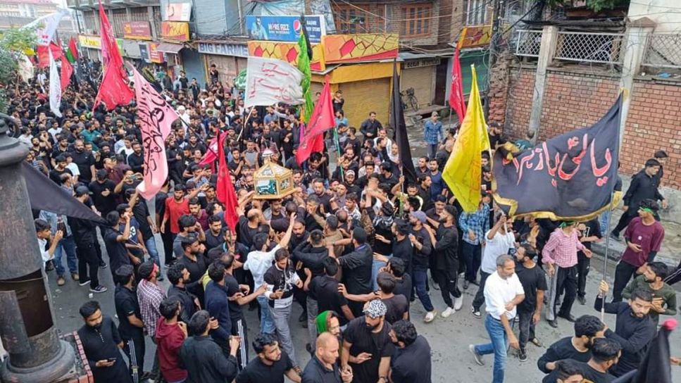 Sectarian Harmony on display: Police, Locals, NGOs serve refreshments to Shia mourners on 8th Muharram