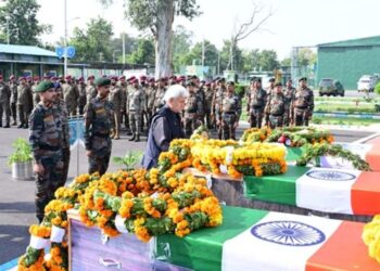 LG pays tributes to army personnel killed in Rajouri Encounter