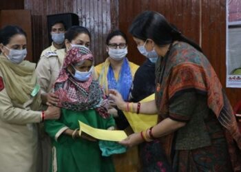 People of J&K have shown great faith in PM Modi: Smriti Irani