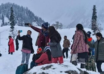 Sonamarg Draped in Snow, Tourists Delight in Winter Magic   