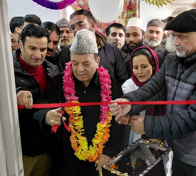 Rather visits Charar-e-Sharief constituency, Inaugurates healthcare facilities, reviews dev works