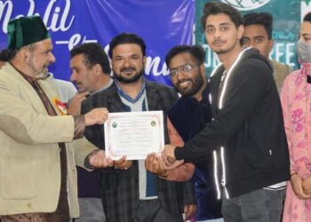 Speakers stress on adopting Sufi teachings on concluding ay of Sufi conference in Srinagar