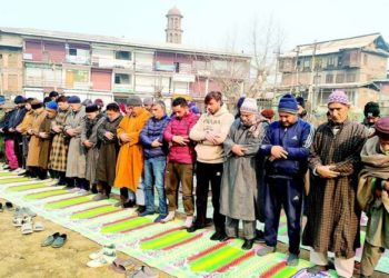 Special prayers held across Kashmir amid heatwave, dry spell