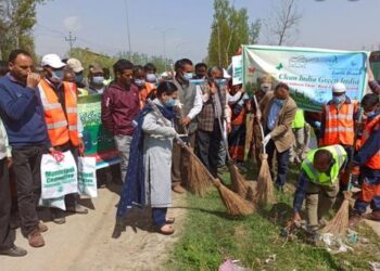 Spl Sanitation drive conducted from Srinagar outskirts to famous tourist destination “Gulmarg”