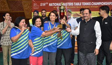Advisor Bhatnagar witnesses matches of ongoing 28th National Masters Table Tennis Championship at SKISC