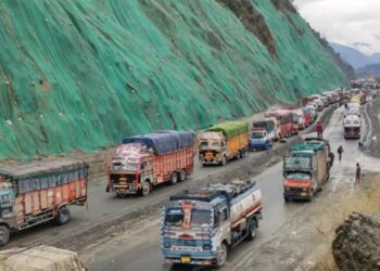 Over 1,300 HMVs stranded on Srinagar-Jmu Highway: IGP Traffic