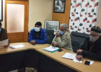 Srinagar Municipal Commissioner reviews snow clearance, dewatering progress