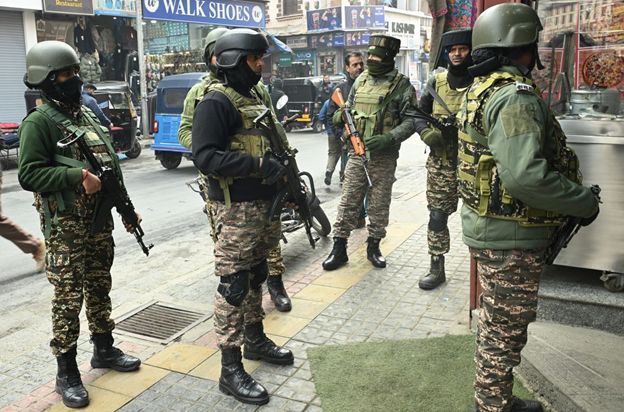 Srinagar decked up, security beefed for LG-led mega anti-drug Padyatra