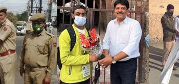 Srinagar youth completes 950 KMs Srinagar-Delhi marathon run in 7 days