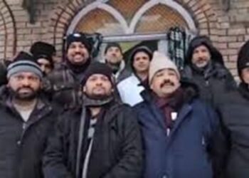 Snowfall: Stranded tourists praise hospitality, people throw open homes & Masjids