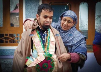 Hajibal Baramulla’s Adil Bukhari becomes second Kashmiri to crack ISS exam