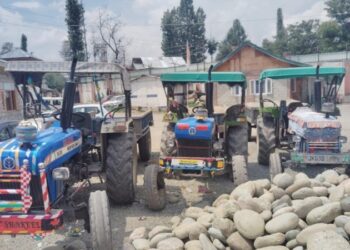 Three Tractors Seized in Shopian Crackdown For Illegal Mining :Police