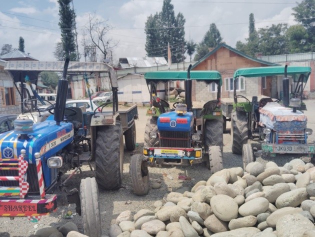 Three Tractors Seized in Shopian Crackdown For Illegal Mining :Police