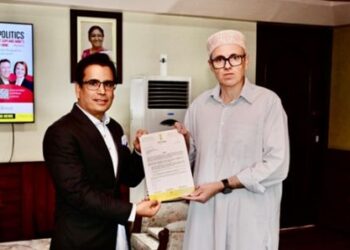 Tanvir Sadiq calls on CM Omar, Seeks allocation of fire stations in New Colony Lal Bazar, Bhrar Bagwanpora, Mir Behri Dal