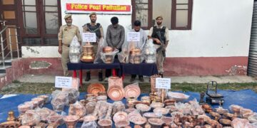 Police crack theft case in Baramulla; Stolen property recovered, 03 arrested