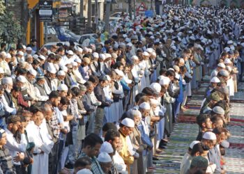 Thousands participate in Khoja Digger at Naqshband Sahab (RA) shrine in Sgr