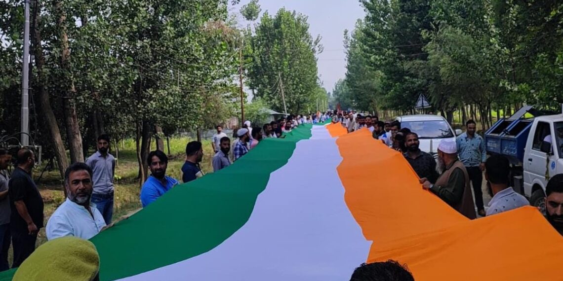 Tiranga Rally Ignites Patriotism in Baramulla with 2.5 Km Single Flag