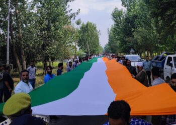 Tiranga Rally Ignites Patriotism in Baramulla with 2.5 Km Single Flag