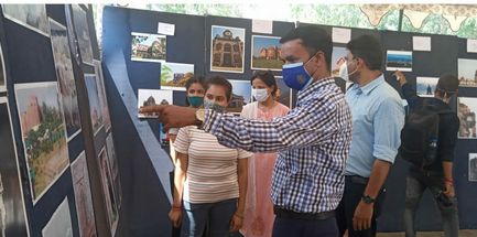 Mera Jammu Mere Jharokhe Se: Tourism Directorate hosts photo exhibition, painting competition at Octroi Post