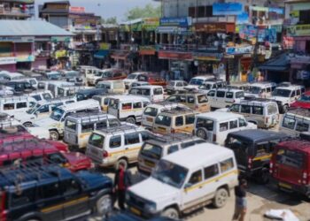 Transport Strike Paralyzes Kashmir Over Smart City Bus Expansion Plan